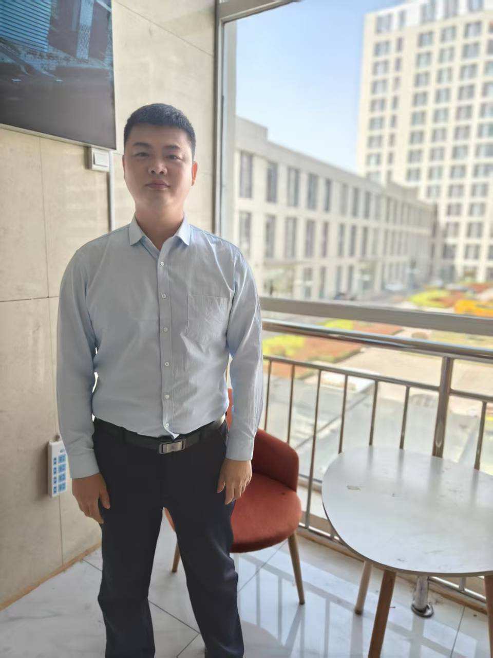 李先生